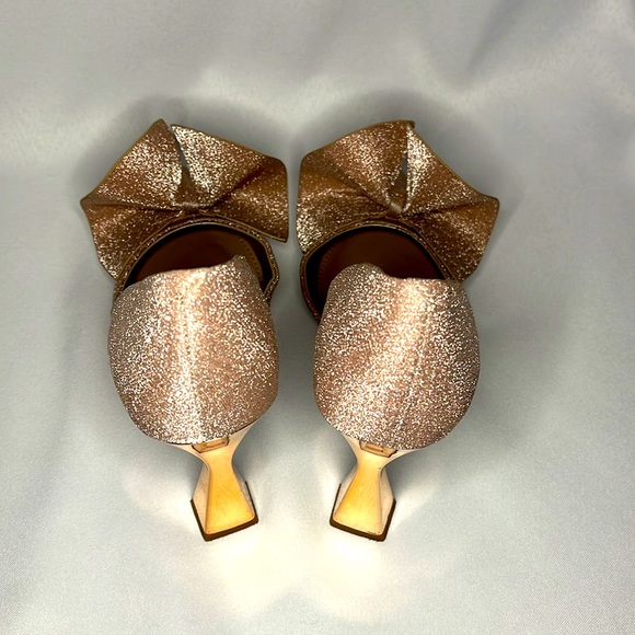 BETSEY JOHNSON ROSE GOLD HEELS ✨✨✨ - Picture 10 of 12